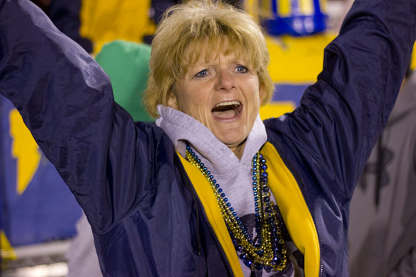 Mama Nelson gets loud with Titan Nation