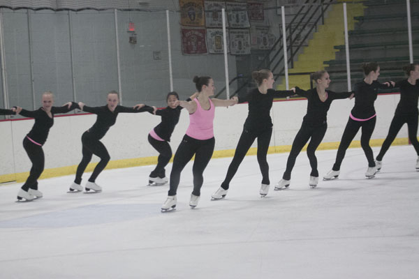 South students participate in synchronized skating outside school