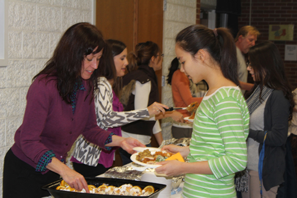 Thanksgiving Dinner brings American culture to ELL Students