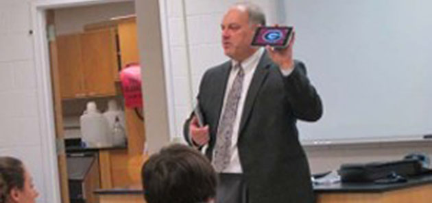 Proposed technology pilot provides all underclassmen with device