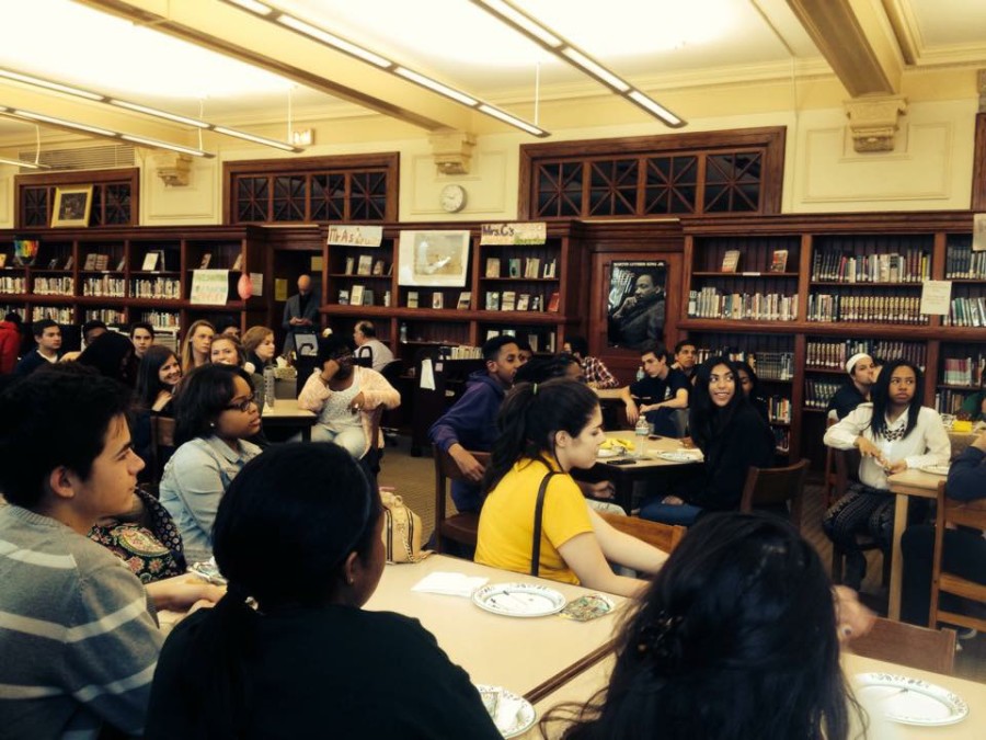 Urban Studies students exchange experiences with Englewood