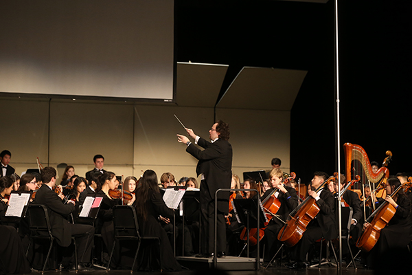 Glenbrook Symphony Orchestra performs water-themed concert, supports charity