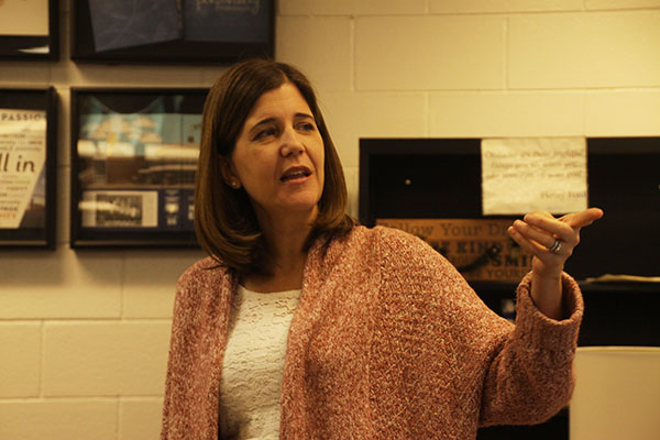 Award Winning Advisor: Leading her Yearbook students, Yearbook Advisor Brenda Field speaks to students about the progress of this year’s edition of Etruscan. Field is the 2017 recipiant of the Journalism Education Association’s (JEA)  H.L. Hall National Yearbook Advisor of the Year.