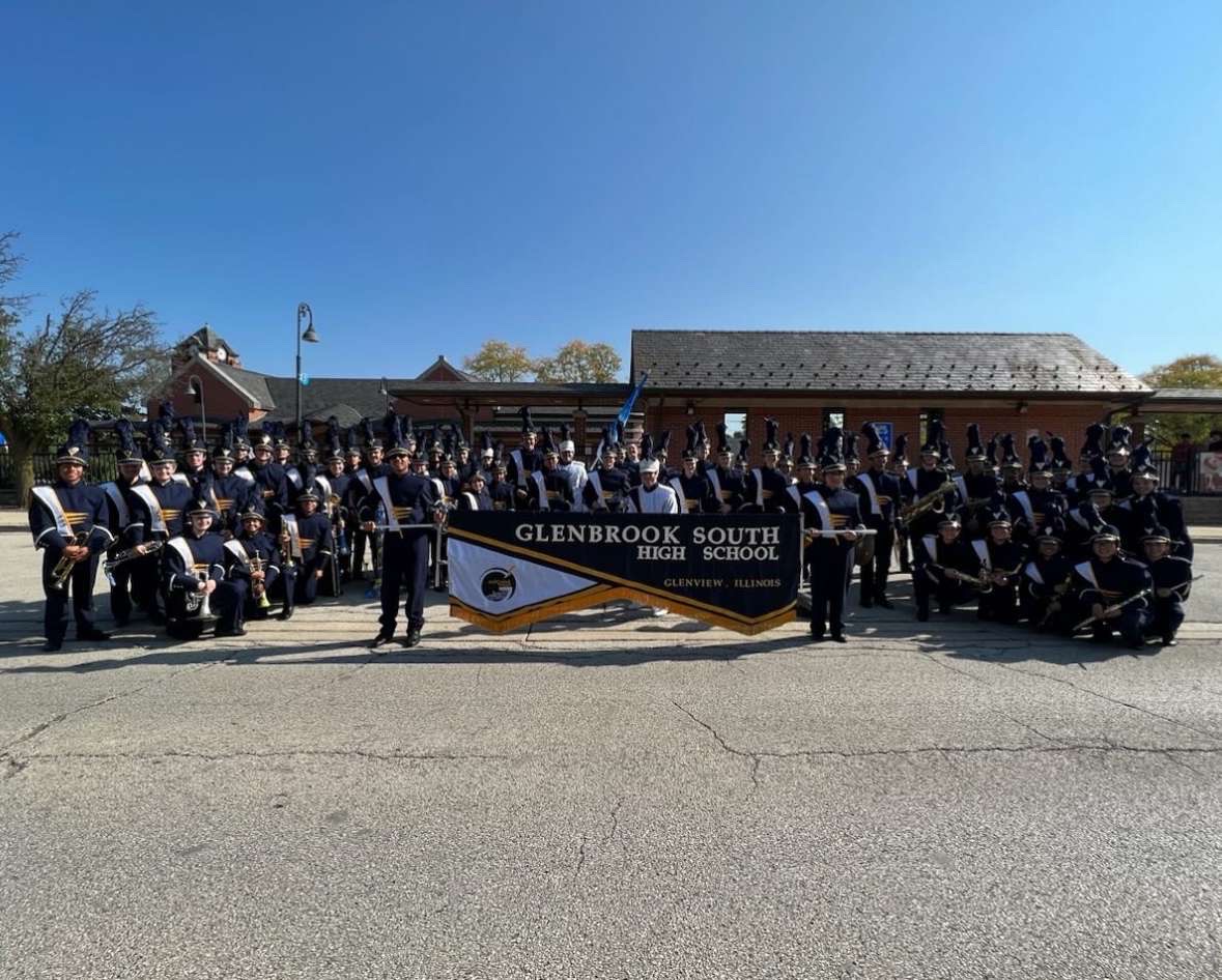 Marching band honors veterans through annual Memorial Day Parade